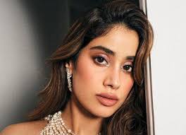 Janhvi Kapoor mengatakan dia tidak belajar apa pun di sekolah akting di AS:  “Bisa menggunakan waktu itu untuk mengenal orang-orang dan negara saya”