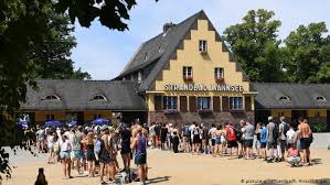 50 min file size : What S Special About Germany S Public Swimming Pool Culture Meet The Germans Dw 29 05 2019