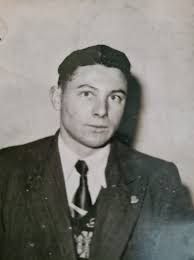 Jean Bricker Eunice Williams ( Randall ) att : Pat Darroch and Peggy Hillis  Bruce Wallace Anna ? Barbara Hammond 1946 ?