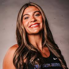 Happy birthday to Boise State junior Addison Wolden! The 5-foot-9 Colorado  native went 20-13 in 2025 and became the fastest player in program history  to reach 50 career victories. She went 34-8