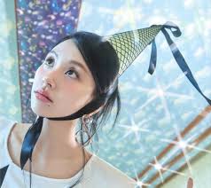 Chaeyoung dressed as the character of her own design 🥺