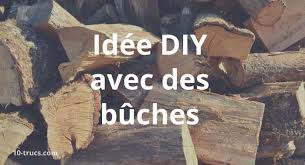 Pour créer une table de chevet pour ceux qui sont à la recherche d'idées déco uniques avec des rondins de bois, pensez à orner la surface du bois en utilisant la technique de. Idee Diy Avec Des Buches Et Rondins