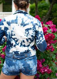 Lee 25 nwt bleached bleach tie dye denim body optix stretch skinny jeans custom. Bleach Tie Dye Jean Jacket Tutorial One Crafdiy Girl