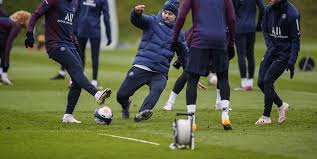 Le psg va commencer son année 2017 par le 32e de finale de coupe de france contre bastia ce samedi soir (21h) et la première composition d'équipe de l'année a possiblement été dévoilée lors de l'entraînement du jour. La Composition De Psg Om En Crampons Trophee Des Champions