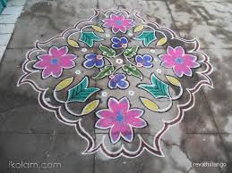 A Big Flower Embeded With Small Flowers Kolam Small Flowers Big Flowers Beautiful Rangoli Designs