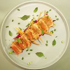 Tataki De Saumon Et Chou Rouge En Pickles Gratinez Tataki De Saumon Tataki Saumon Chou Rouge