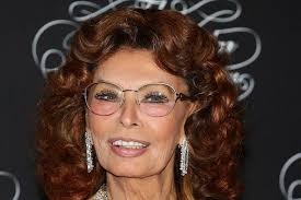 Loren appeared in countless popular movies, including two nights with cleopatra, the gold of naples, it started in naples and sunflower. ActriÈ›a Sophia Loren Se Intoarce Pe Marile Ecrane La 84 De Ani Ora De Sibiu