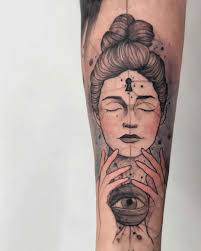 Tattoo artist Felipe Mello