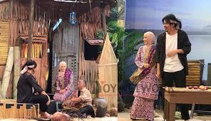 Gedung embah 14 april 2020. Video Jep Terkejut Bila Sari Yanti Tiba Tiba Muncul Jadi Pelakon Cameo Sepahtu Reunion Live Yoy Network