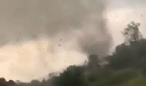 Tornado in czech republic 24.06.2021. 2aetopl5plj7m