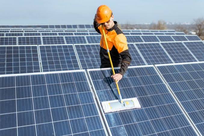Commercial Rooftop Solar Cleaning