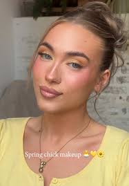 It's the colour of the season 🐣💛💐 • #springchickmakeup #springmakeup  #SpringGlam #FreshFace #GlowySkin #DewyMakeup #SpringBeauty #SoftGlam  #FloralVibes #PastelMakeup #SpringVibes #CleanGirlMakeup ...