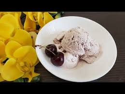 Inghetata cremoasa de nutella reteta cu 3 ingrediente adygio kitchen. Inghetata De Cirese Cu Lapte Condensat Si Frisca Homemade Cherry Ice Cream Youtube