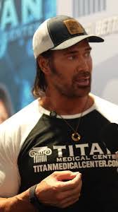 Kenny Ko's Instagram, Twitter & Facebook