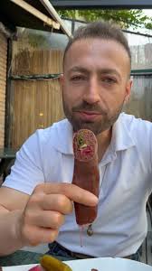 Klasiklerden nefis bir tabak hazırladık 🔥 🛵 İstanbul'un her yerine paket  servisimiz bulunmaktadır. Sipariş için; 📞 0 (212) 258 61 17 #rolledo  #rolledohandmade #handmadeçiğköfte #roll #çiğköfte