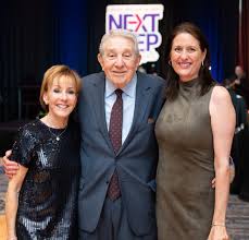 LARRY BUCK HONORED WITH JOYCE PROLER SCHECHTER SPIRIT OF LIFE AWARD