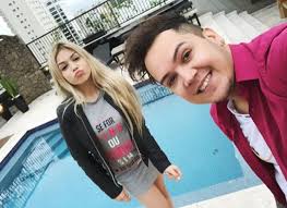 Mc melody (?) vai cuidar da sua vida e deixa a vida alheia. Apos Polemicas Pai De Mc Melody Desmente Ser Trans Leiaja