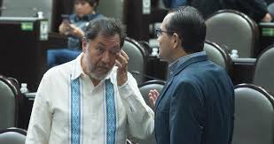 Foto de twitter fernández noroña. La Red Se Divierte Con Una Foto De Fernandez Norona Semidesnudo El Mismo La Compartio En Twitter Sinembargo Mx