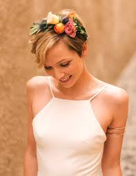 Enjoy the cool breeze and waves of the sea along with a beach wedding hairstyle with a headband. Pixie Cut Wedding Hairstyles Floral Headband Ecemella
