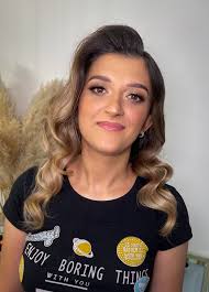 Sezon ślubny trwa w najlepsze 💕 , ale nie tylko ślub jest okazją na  makijaż ! Maluję was również do sesji , na imprezy urodzinowe ,komunie i  inne uroczystości 🤗 Dziś po