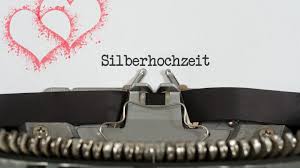 In gold auch wunderbar als glückwunschkarte zur. Geschenke Zur Silbernen Hochzeit Zehn Ideen Fur Sie Ihn Stern De