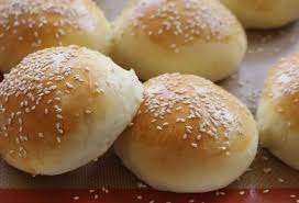 Mini Brioche Au Yaourt Delice Pour Votre Petit Dejeuner En 2020 Recettes De Cuisine Recette Petit Dejeuner Rapide Alimentation