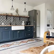 Black And Blue Burlington Ma Menu Dark Blue Kitchen Units Stunning Monochrome Patterned Tiles Boho Style Rug Runner And Large Belfast S Stylish Kitchen Dark Blue Kitchens Kitchen Inspirations
