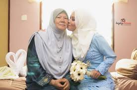Uang hanya berupa nilai saja, dan sebenarnya tidak memiliki harga. Hanya Yang Single Mandi Bunga Dekatkan Jodoh Pesona Pengantin