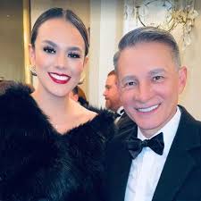 El famoso pastor Cash Luna y la modelo Virginia Argueta fueron algunos de  los guatemaltecos presentes en la toma de posesión del presidente de  Estados Unidos, Donald Trump En redes sociales circuló