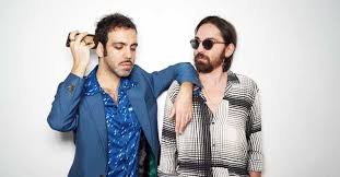 Colapesce, pseudonimo di lorenzo urciullo (solarino, 6 settembre 1983), è un cantautore, produttore discografico e musicista italiano. Colapesce E Dimartino Il Loro Disco Tour Fa Tappa Alla Villa Bellini Di Catania