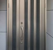 תמונה שממחישה פינוי דלתות פלדלת – הפתרון המהיר והבטוח להחלפת דלתות