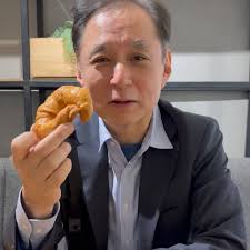 Con el Sr. Intendente de la ciudad de Cosquín de la Provincia de Córdoba,  Sr. Gabriel Musso ( @gabrieljmusso ) firmamos el contrato de donación sobre  la provisión del equipamiento médico en