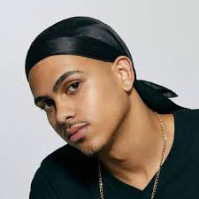 Oooh! It's the twists for me! 😍 Two Strand Twist Combo: Glow & Grow Butter  & Rosemary Oil 🏆 #hairgrowthbutter #dryscalp Thank you @indyys.page 💛🖤