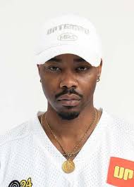 Shushu/Tong Black And White Embroidered Flora Socks