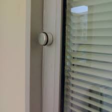 Ahşap ve ahşap görünümlü jaluziler kullanıldığı ortama. Cift Cam Arasi Jaluzi I Dikey Group