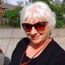 Pictures of giant wooden shoe parade float?