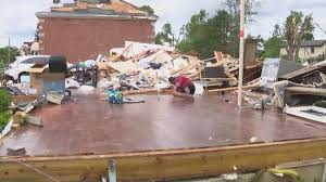 In all, 1,600 people died, along with ~20,000 injuries, and $8 billion (2020 usd) in damages. 4kaey4su4b1om