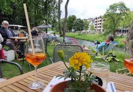 The bad neuenahr is located at the kurhaus bad neuenahr. Kurpark Bad Neuenahr Weinlounges Am Ufer Der Ahr Eroffnet