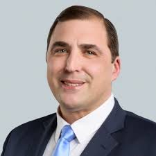 LCCC opens new clothes closet for students