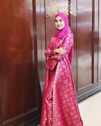 Tajul & wany hasrita performing their 2nd duet single, rindu dalam benci. Wany Hasrita Sudah Dilamar Betul Ke Siap Sarung Cincin Ni Berita Steady