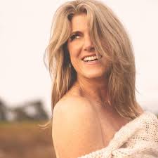 Couple beach photoshoot photographer in Orange County?