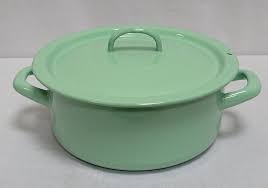 Wir von liv emaille hatten das große glück, von der traditionsfirma riess in österreich eingeladen zu werden, die riess emaille. Emaille Kochtopf Mit Deckel Nostalgie Topf Kaufland De