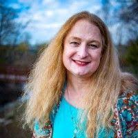 Kimberly Kavanagh's Instagram, Twitter & Facebook