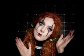 Da kinder meist zauberer, hexe, geist oder vampir zu halloween werden möchten, reicht eine. Creepy Horror Doll Easy Halloween Puppen Make Up Letters Beads
