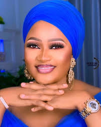 In a world where it is hard to get a bearing and be somebody. We are  introduced to Ti Oluwa ni, a young woman with a determined desire and  immense drive to