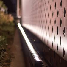 Led Wall Washer Lights For Wall Washing And Wall Grazing Of Textured Vertical Surfaces Http Www Re Wall Wash Lighting Facade Lighting Led Landscape Lighting