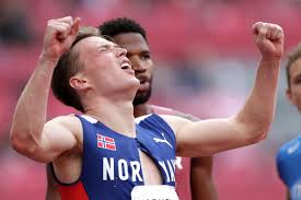 The world indoor record holder is michael norman, in 44.52 seconds. Phjvipwxmkwtbm