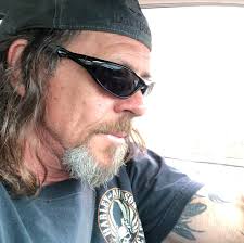 Plumbers needed for clogged toilet repair