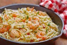 Ces Spaghettis Aux Crevettes Et A L Ail Sont A Tomber Decouvrez La Recette Recette Recettes De Cuisine Spaghetti Recette