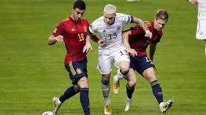 Fernando hierro stanowisko selekcjonera reprezentacji hiszpanii objął w wyjątkowo szalonych okolicznościach. Euro 2020 Bez Gwiazd Ale Z Pomyslem Jak Gra Reprezentacja Hiszpanii Sport Tvp Pl